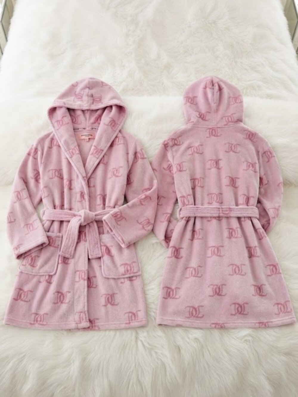 Juicy Couture Monogram Hooded SUPER SOFT Plushy/Fluffy Short Robe